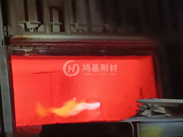 45噸雙室熔鋁爐試產(chǎn)