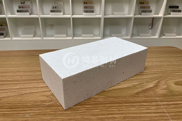 莫來石磚和莫來石保溫磚的區別